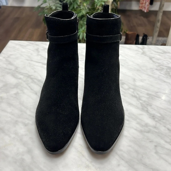 Banana Republic Black Suede size 9M - Picture 2 of 10